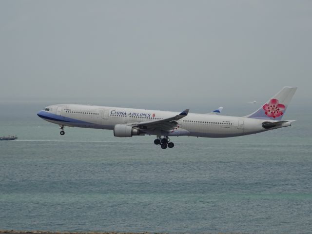 Airbus A330-300 (B-18305)