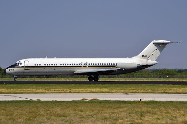 McDonnell Douglas DC-9-30 (16-1226)