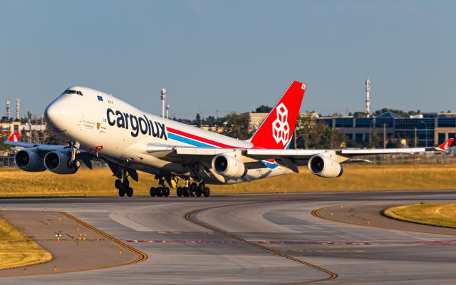 Boeing 747-400 (LX-RCV)