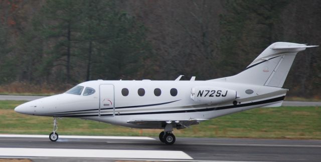 — — - Touching down runway 20 at Concord Regional Airport (KJQF) - 11/19/09