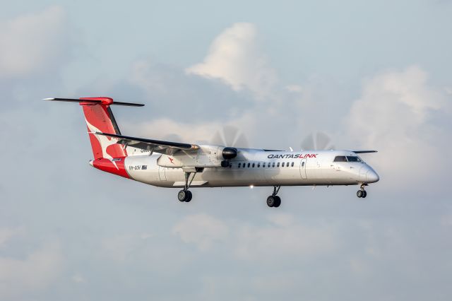 de Havilland Dash 8-400 (VH-QOH)