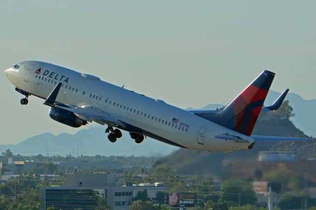 Boeing 737-800 (N3766) - Delta Boeing 737-832(W) N3766 at Phoenix Sky Harbor on August 26, 2018. 