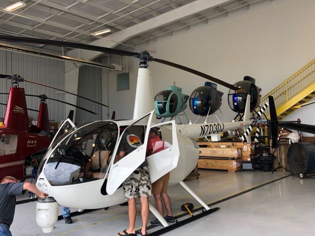 Robinson R-44 (N7030J) - KMBC-TV's NewsChopper9 just in from Robinson factory upgrade