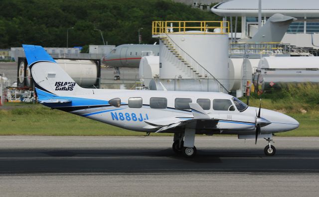 Piper Navajo (N888JJ)