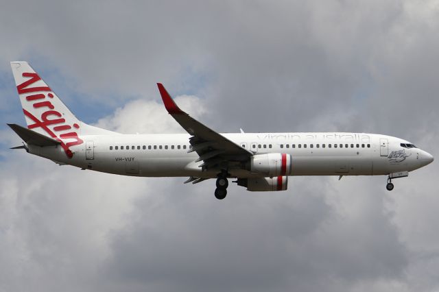 Boeing 737-800 (VH-VUV) - Kalamunda Road,br /on 16 March 2020