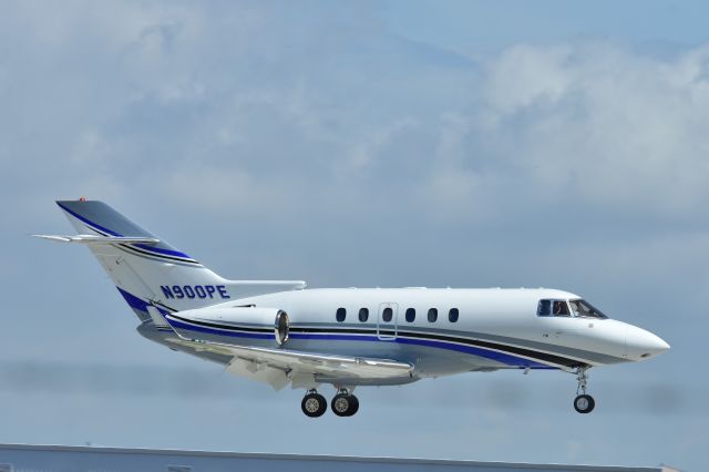 Hawker 800 (N900PE)