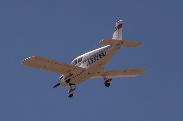 Piper Cherokee (N5608U)