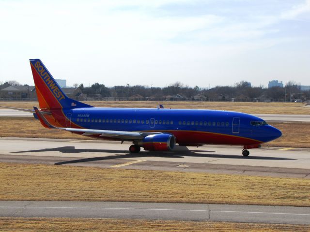 BOEING 737-300 (N635SW)