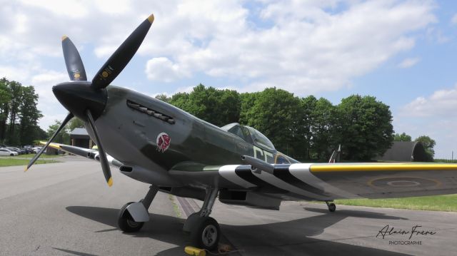 SUPERMARINE Spitfire (SZS721) - Lors d'une démonstration à EBBE