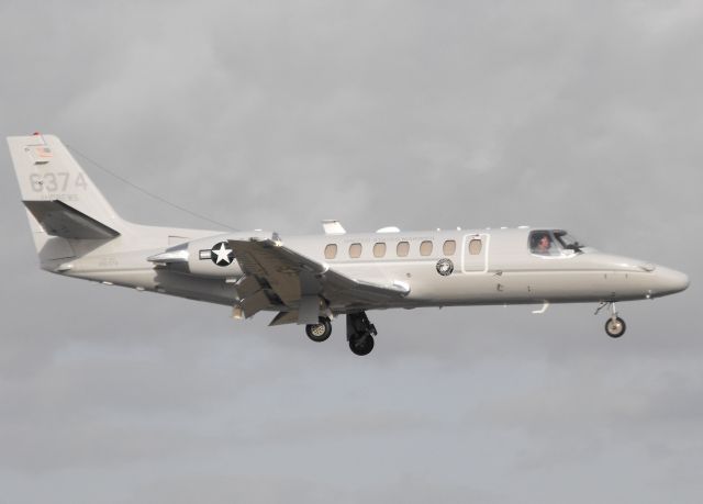 Cessna Citation V (16-6374) - "Marine 374" on short final for RWY 18. USMC aircraft designation is UC-35D.