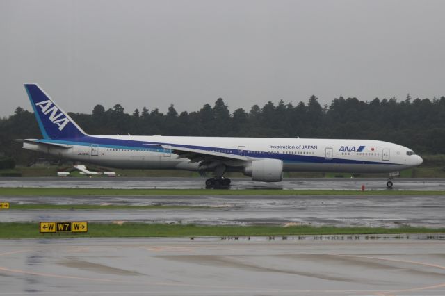 BOEING 777-300ER (JA735A)