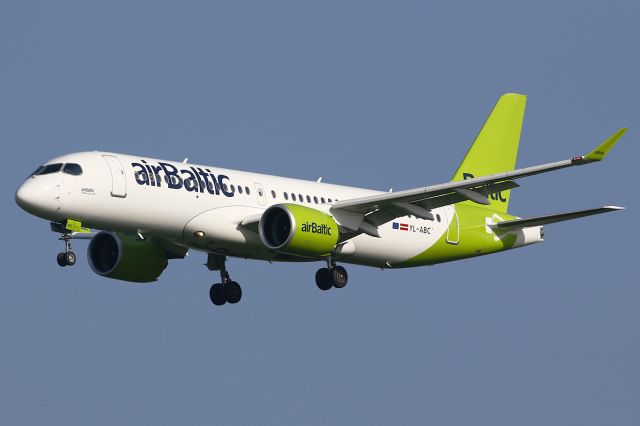 Airbus A220-300 (YL-ABC)