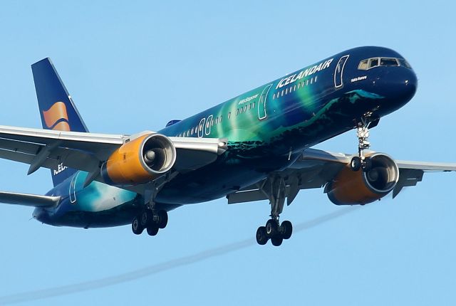 Boeing 757-200 (TF-FIU) - ICE 631 arriving from Reykjavik  