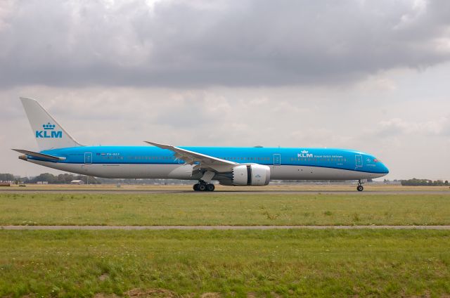 Boeing 787-8 (PH-BKF) - KLM B787-10 cn42499 Arrival rwy18R 18-7-23
