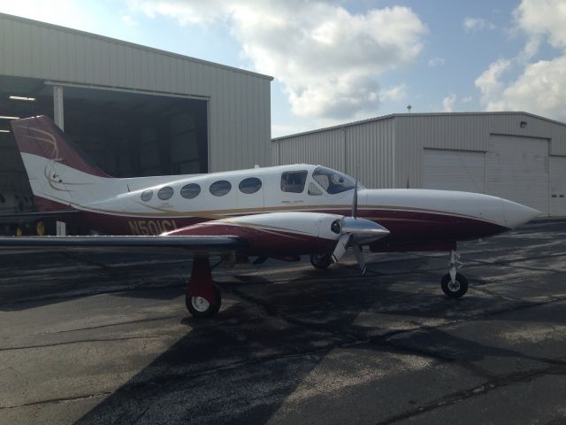 Cessna Chancellor (N501CL) - Side view of N501CL