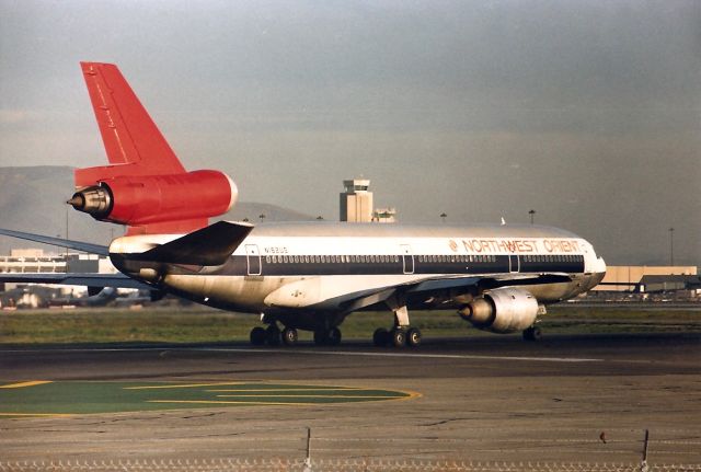 McDonnell Douglas DC-10 (N162US) - SFO - Millbrae Ave airpark photo of this big bad NWA dash-40 lined up on 1R for departure to KMSP.