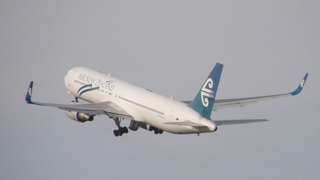 BOEING 767-300 (ZK-NCK)