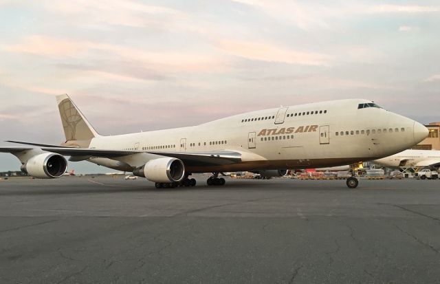 Boeing 747-400 (N263SG) - Giant B747-400 