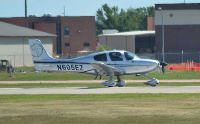 Cirrus SR-22 (N605EZ)