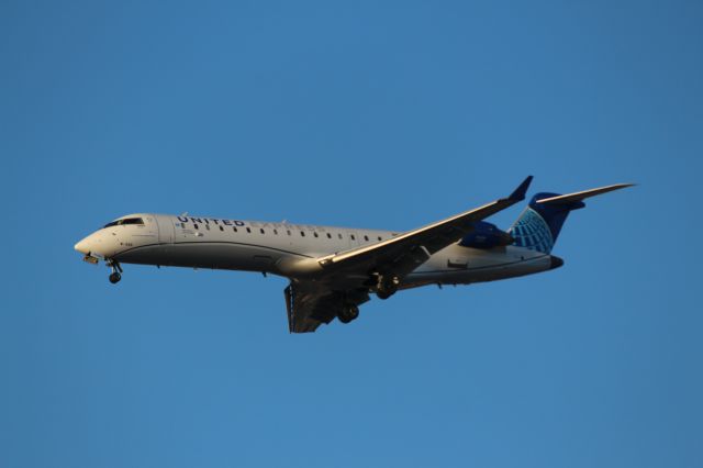 Canadair Regional Jet CRJ-700 (N544GJ) - Landing 28C