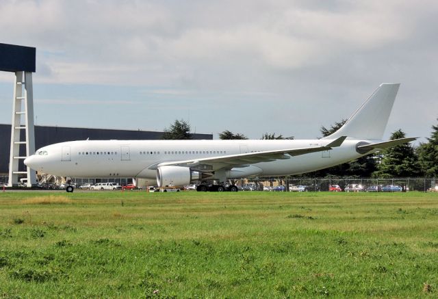 Airbus A330-200 (VP-CBE)