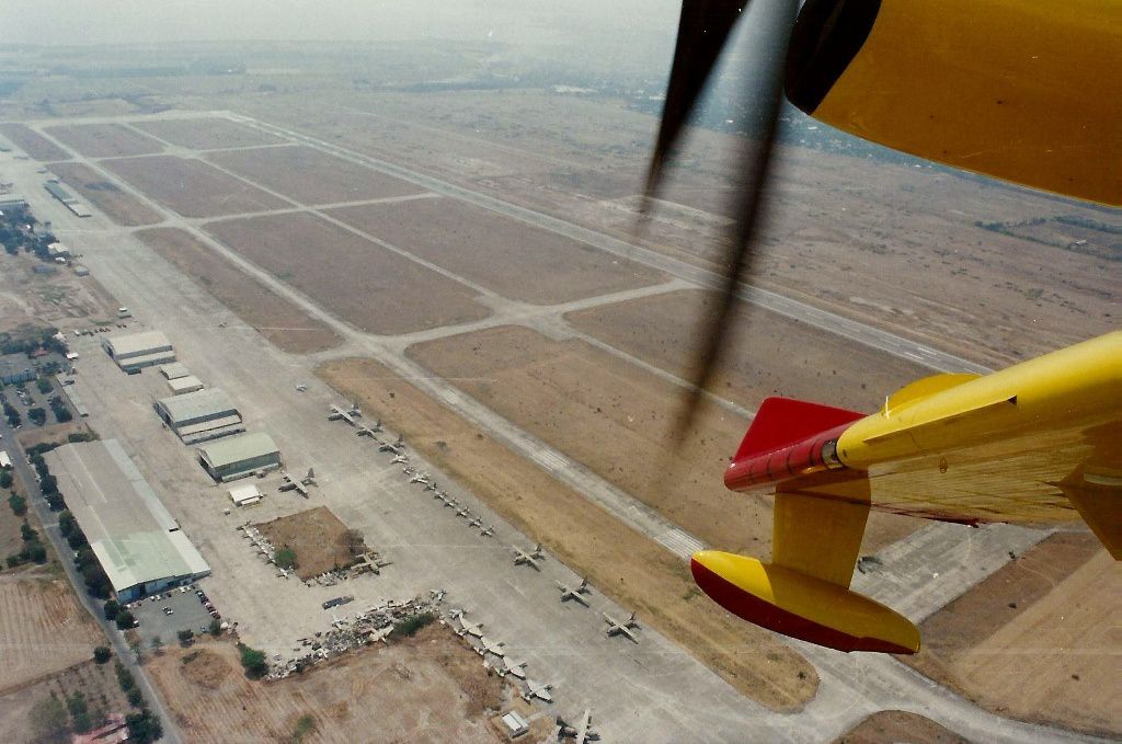 Canadair CL-415 SuperScooper (C-GHGV)