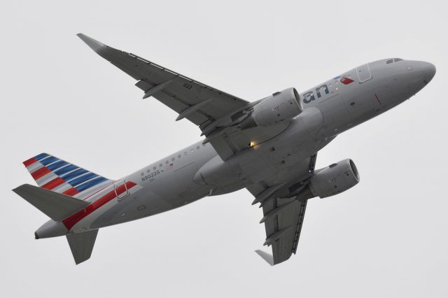 Airbus A319 (N9022G)