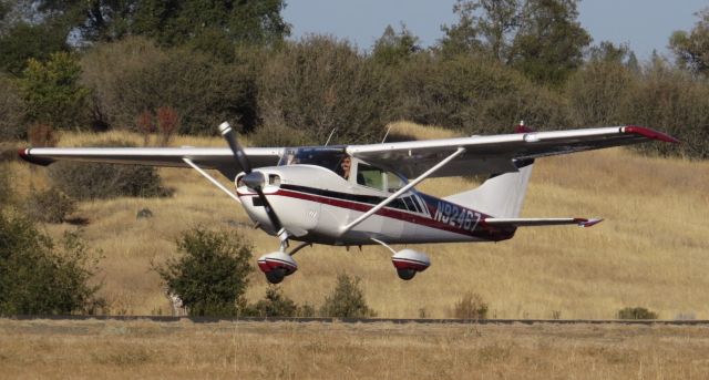 Cessna Skylane (N92467)