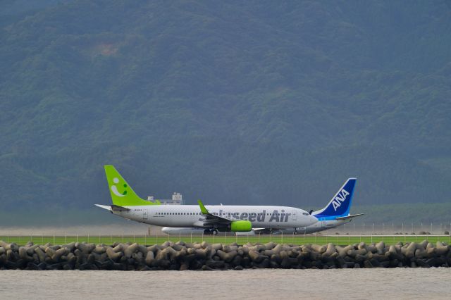 Boeing 737-800 (JA804X) - and JA66AN(ANA.B738)