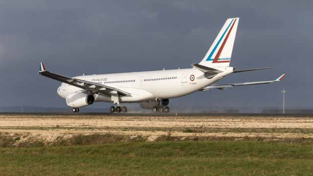 Airbus A330-200 (F-UJCU)