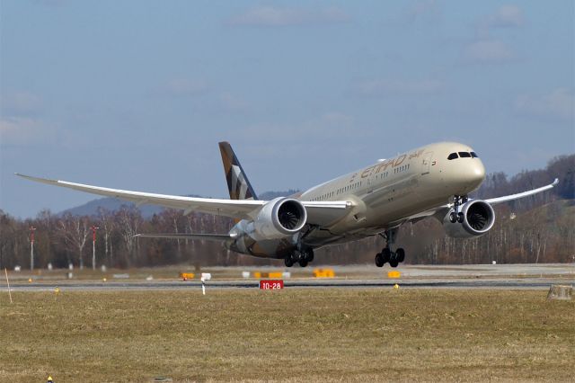 Boeing 787-9 Dreamliner (A6-BLA)