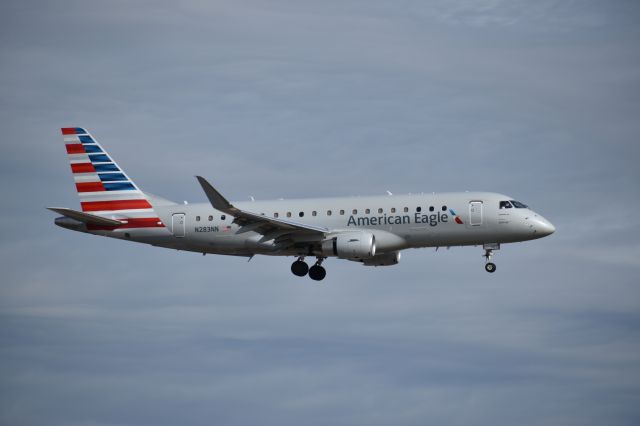 Embraer 175 (N283NN) - Taken from the Founders Plaza, while watching planes land