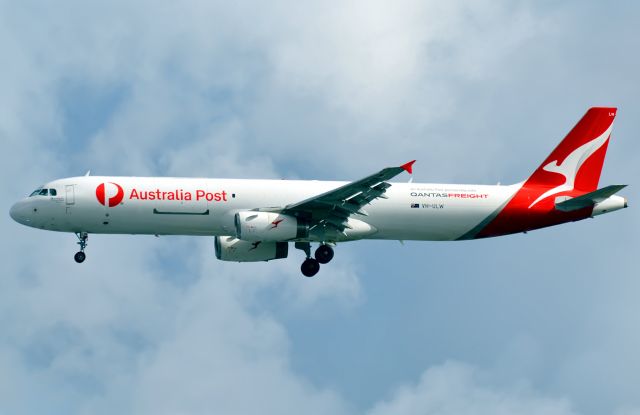 Airbus A321 (VH-ULW)
