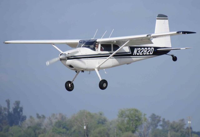 Cessna 152 (N3282D)