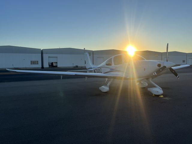 Cirrus SR-20 (N700YZ)