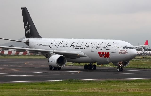 Airbus A330-200 (PT-MVM) - Star Alliance !