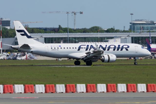 Embraer ERJ-190 (OH-LKK) - WAW / EPWA Spotting