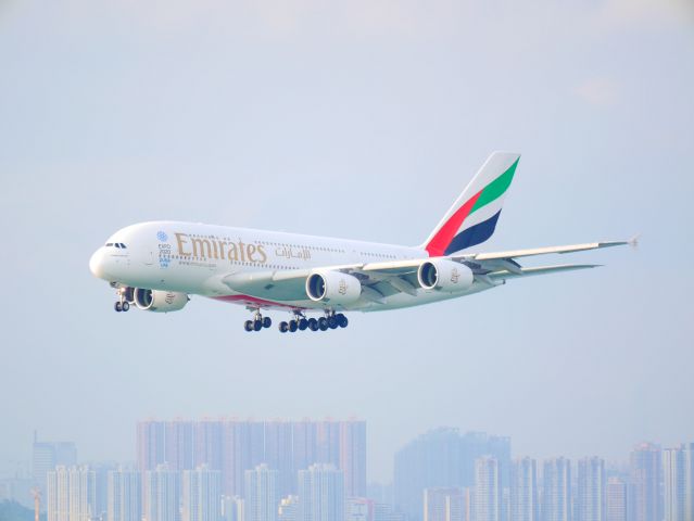 Airbus A380-800 —