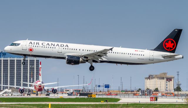 Airbus A321 (C-GITY)