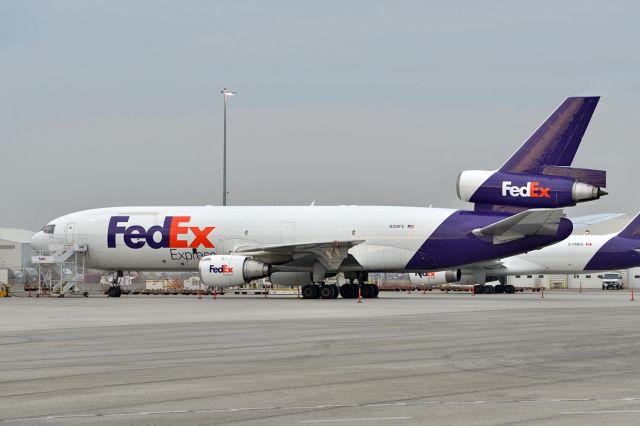 McDonnell Douglas DC-10 (N318FE)