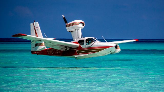 LAKE LA-200 (N1079L) - Gillam Bay, Green Turtle Cay, Bahamas. March 18 2018