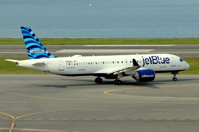 OSKBES-MAI Kityonok (N3008J) - JBU 1391 taxiing for departure to Tampa  (5/19)