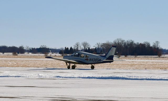 Piper Cherokee (N4385W) - Piper PA-28-161 N4385W in Springfield-Beckley Municipal Airport