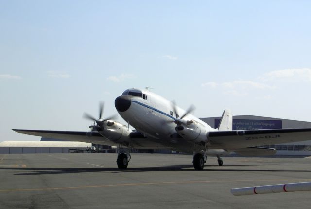 Douglas DC-3 (ZS-OJI)