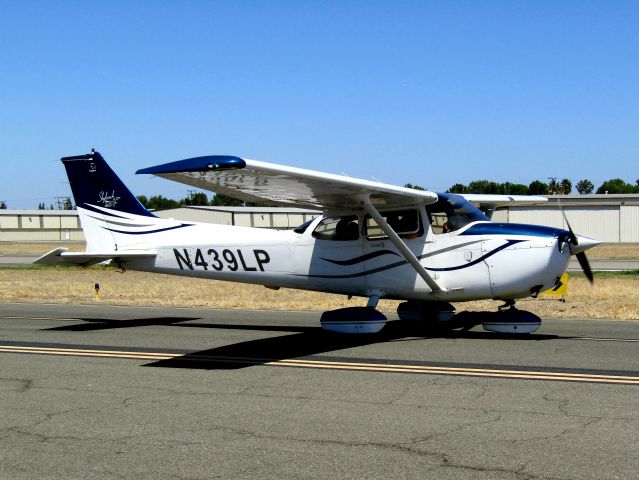 Cessna Skyhawk (N439LP) - Taxiing to RWY 24