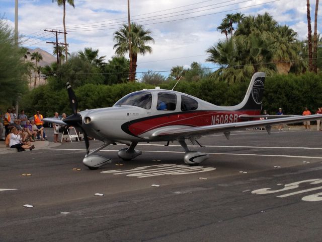 Cirrus SR22 Turbo (N508SB) - AOPA Parade of Planes - Palm Springs