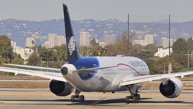 Boeing 787-8 (N966AM)