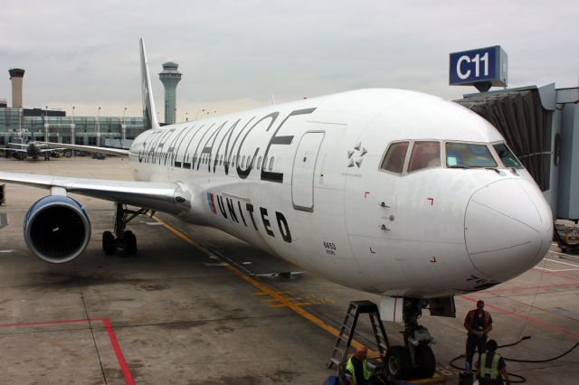 BOEING 767-300 (N653UA) - Star Alliance