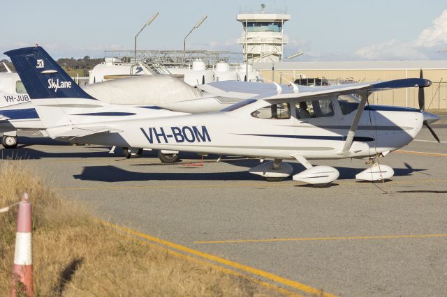 Cessna Skylane (VH-BOM) - Cessna 182T Skylane (VH-BOM) at Wagga Wagga Airport.