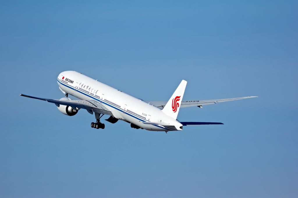 BOEING 777-300 (B-2039)